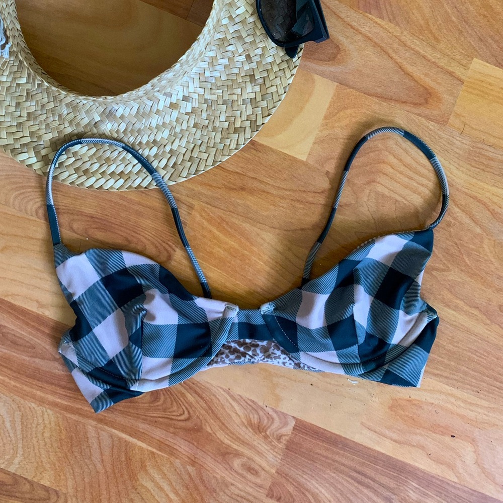 Acacia Top